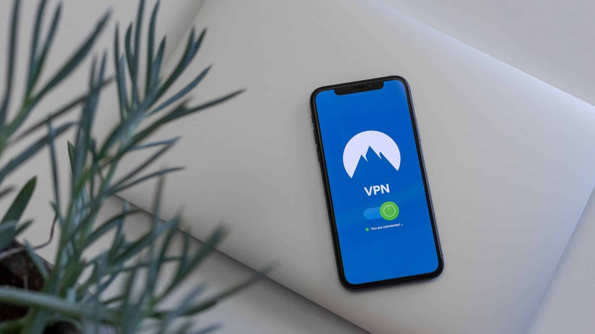 VPN-on-Mobile أفضل 8 طرق لإصلاح عدم تشغيل YouTube Short على Android و iPhone