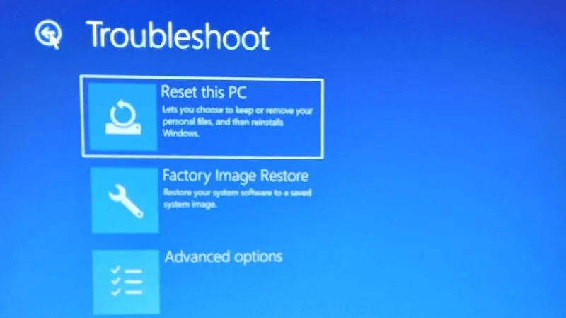 Windows-Update-Stuck-Troubleshoot-Reset-this-PC-800x449.jpg 7 طرق لإصلاح توقف Windows Update