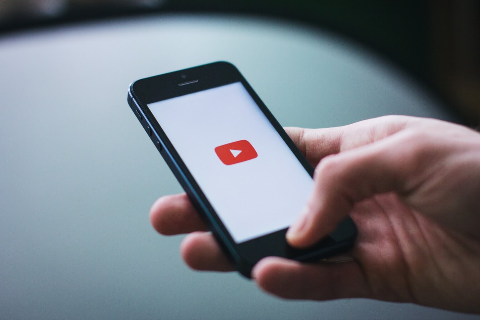 كيفية إيقاف تشغيل التنزيلات الذكية على YouTube و YouTube Music - %categories