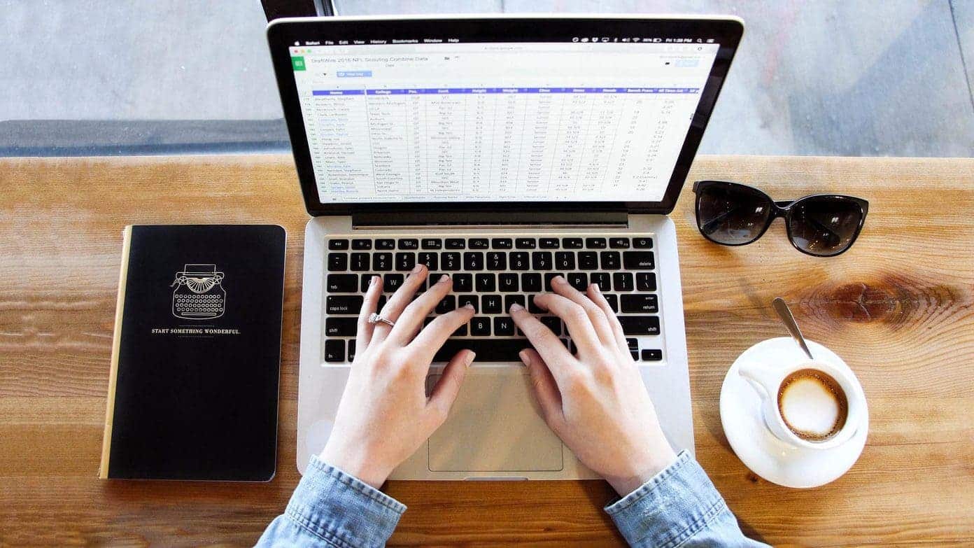 1_Microsoft-Excel-Functions-and-Formulas-for-Data-Analysis-featured_4d470f76dc99e18ad75087b1b8410ea9 10 وظائف أساسية لـ Microsoft Excel لتحليل البيانات