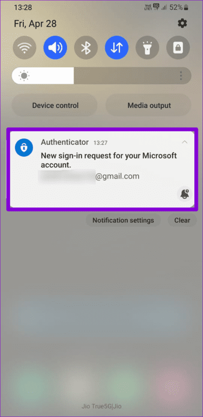 Microsoft-Authenticator-App-Notification كيفية نقل Microsoft Authenticator إلى هاتفك الجديد