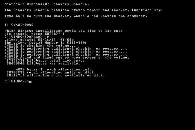 chkdsk-r-recovery-console-45f6d341c589425aa336fb9fc664279f كيفية تحديد واستعادة البيانات من القطاعات التالفة