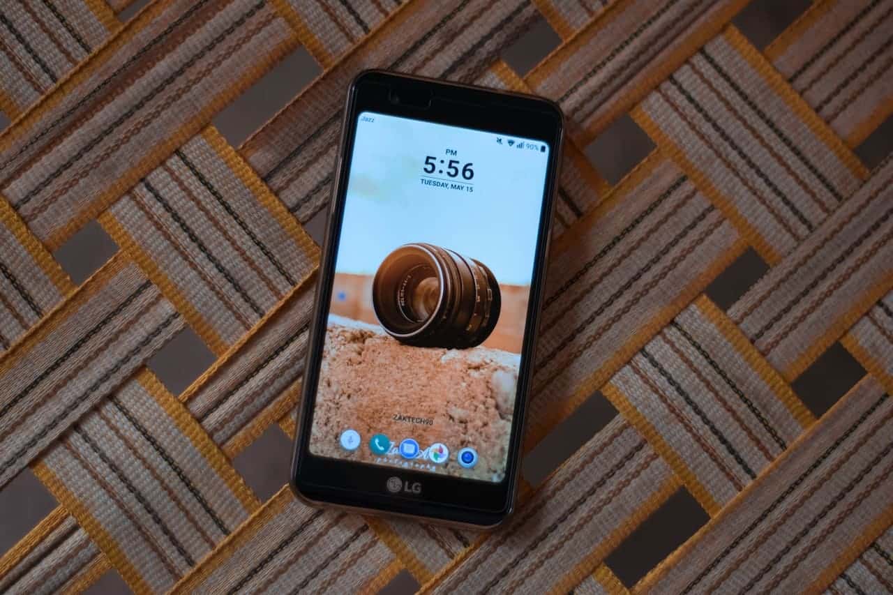 lockscreen-android-device كيفية إيقاف تشغيل شاشة القفل الديناميكي (أو GLANCE ) على Android