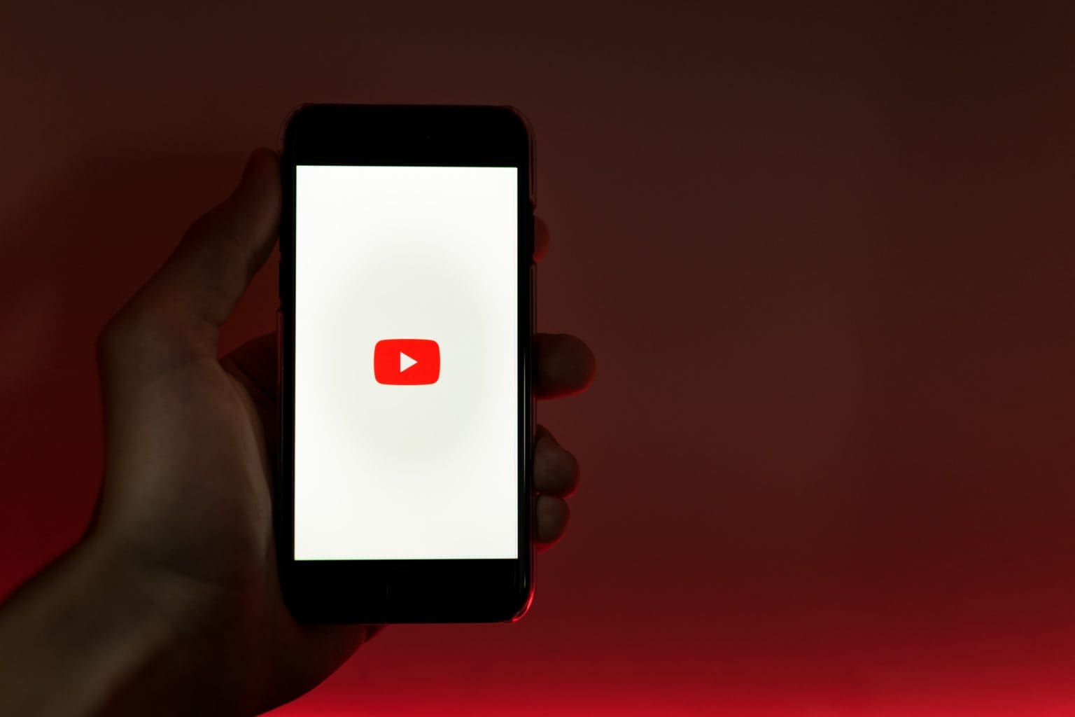 pexels-szabo-viktor-3227986-1536x1024-1 ما هو 1080p بريميوم على YouTube وكيفية تمكينه