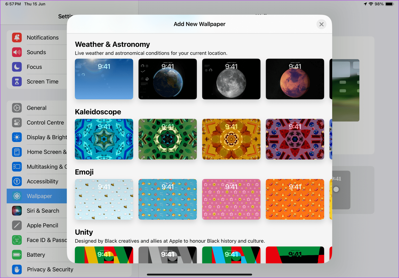 Customize-iPad-Lock-Screen-2-1536x1073-1 كيفية تخصيص شاشة قفل iPad باستخدام الويدجت وخلفيات الشاشة الحية