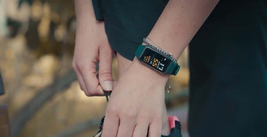 Smartwatch-vs-Fitness-Tracker-Which-Is-the-Best-for-You-3_4d470f76dc99e18ad75087b1b8410ea9 Smartwatch مقابل Fitness Tracker: أيهما أفضل بالنسبة لك