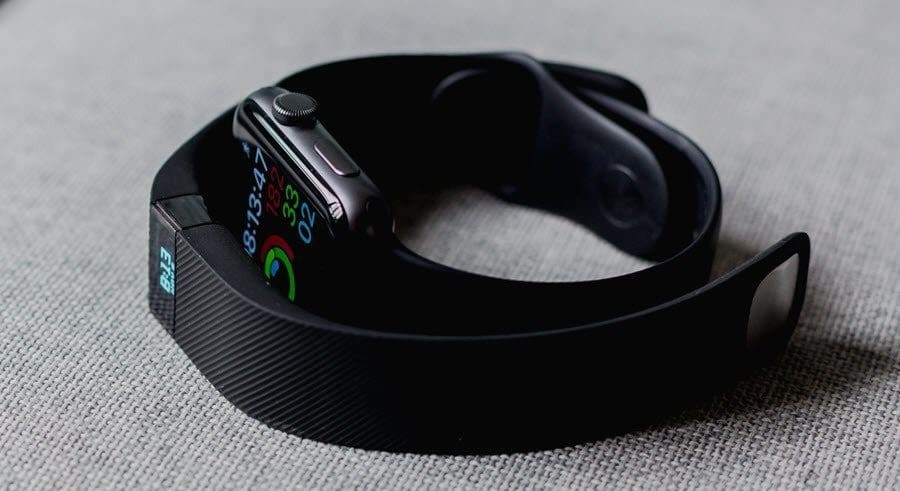 Smartwatch مقابل Fitness Tracker: أيهما أفضل بالنسبة لك - %categories