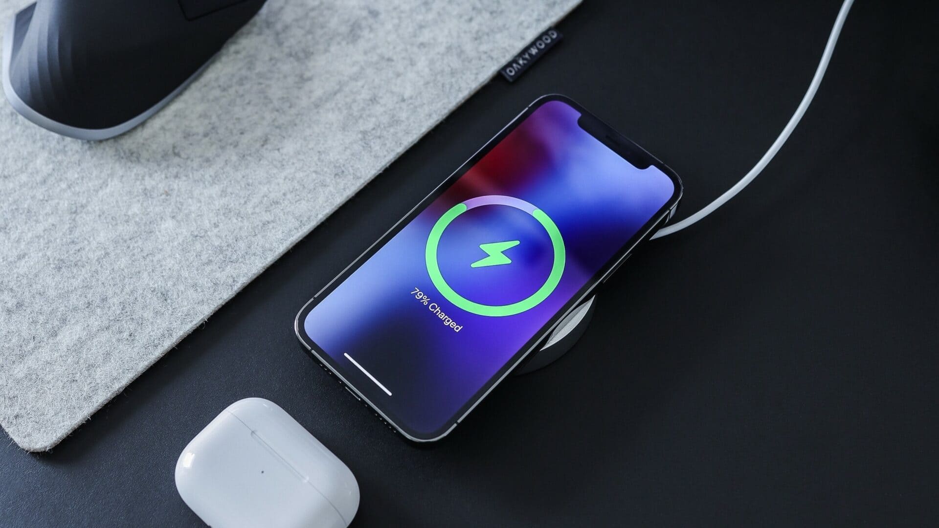 Wireless-Charging-iPhone 11 نصيحة لشحن جهاز iPhone و Android بشكل أسرع