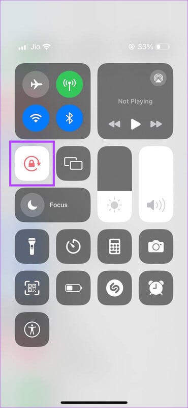 Turn-off-auto-rotate-lock كيفية تكبير لوحة المفاتيح على iPhone وiPad