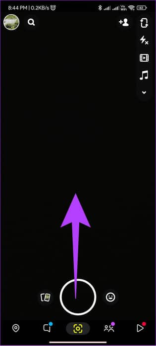 swip-up-from-the-camera-shutter-button-to-open-Snapchat-memories 3 طرق لاستعادة Snaps المحذوفة على iPhone وAndroid