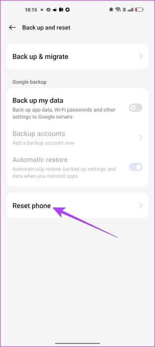 Tap-on-Reset-Phone كيفية إصلاح مشكلة عدم تدوير Google Maps تلقائيًا على iPhone وAndroid