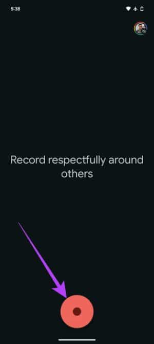 Use-the-Recorder-App-to-Transcribe-Audio-Recordings-1-460x1024-1-e1700645803800 8 أفضل نصائح وحيل Google Pixel 8 و 8 Pro