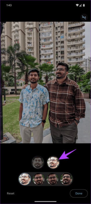 you-can-tap-on-a-persons-face-to-change-their-facial-expressions-460x1024-1 كيفية استخدام Best Take على Google Pixel 8 و8 Pro