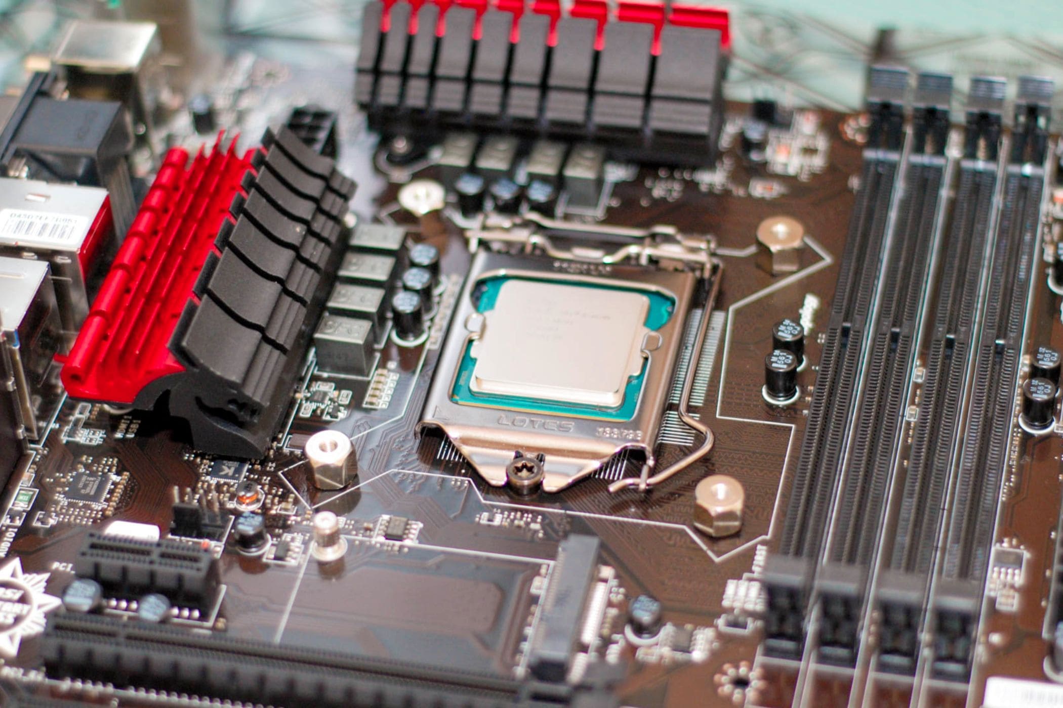 ما هو تعزيز وحدة المعالجة المركزية CPU ، وهل يجب عليك تمكينه؟ - %categories