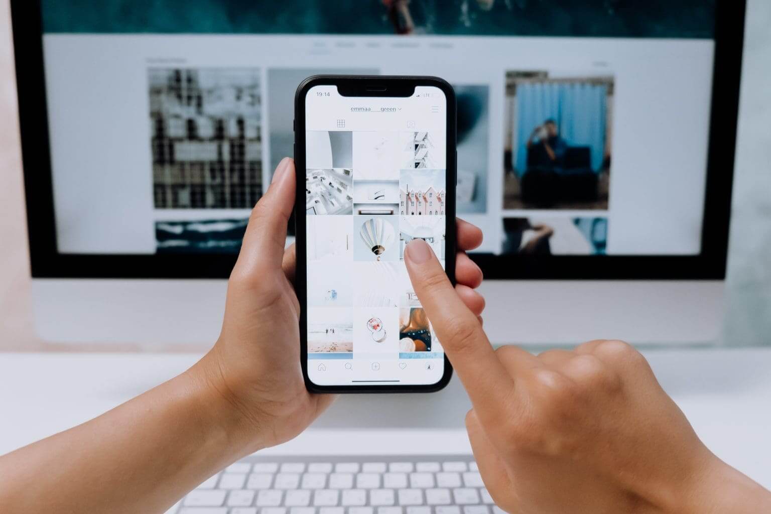 pexels-cottonbro-studio-5082579-1-1536x1024-1 كيفية تحويل صور WEBP إلى JPG/PNG على iPhone
