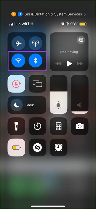 Check-Bluetooth-Wi-Fi-Settings 10 طرق لإصلاح خطأ فشل AirDrop في حفظ العنصر على iPhone
