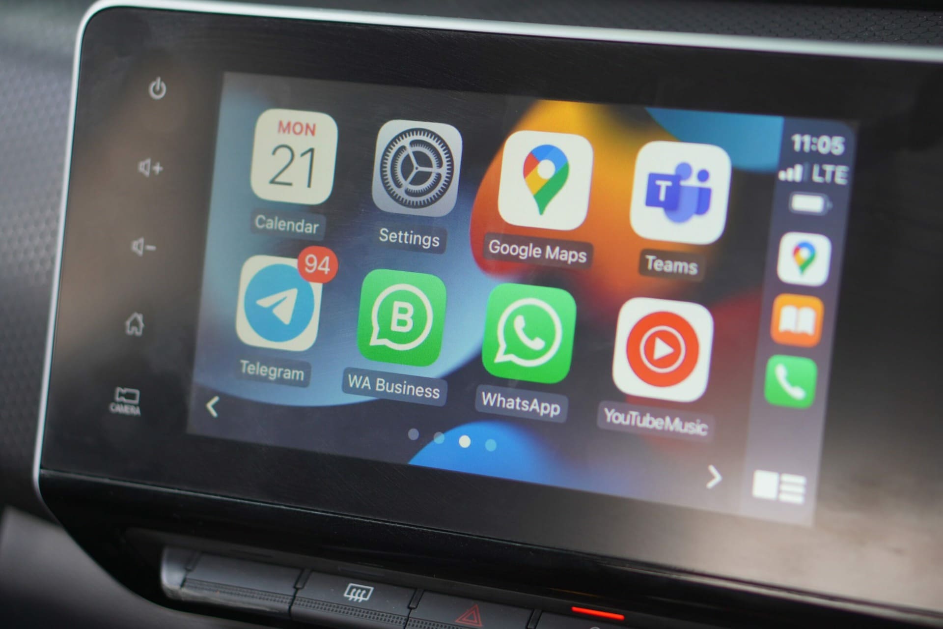 Android-Auto-vs-CarPlay-17-scaled-1 6 طرق لإصلاح مشكلة عدم عمل YouTube Music على Apple CarPlay