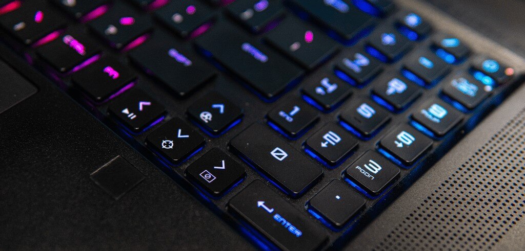 Arrow-Keys-and-Numpad-1024x576-1 كيفية اختيار الكمبيوتر المحمول المناسب للألعاب