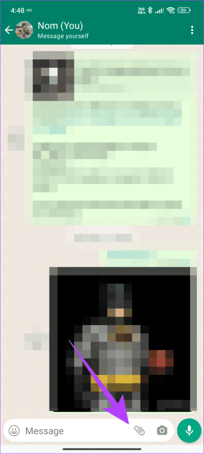 Choose-the-attachment-button-from-the-chat-section كيفية إرسال المواقع الحالية والمباشرة المزيفة على WhatsApp