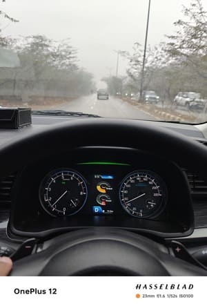 Daylight-7-OnePlus-12-Review-Camera-Samples-768x1134-1 مراجعة OnePlus 12: المعيار الجديد