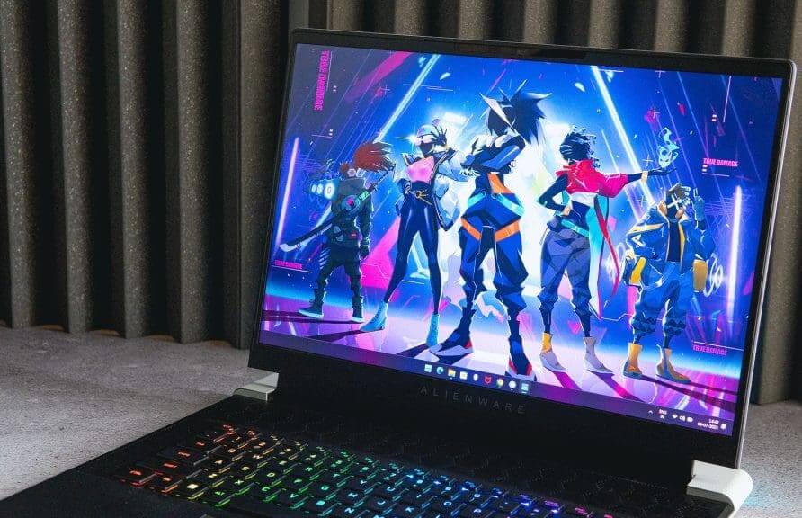 Dell-Alienware-X16-R1-Review-15-1024x576-1 كيفية اختيار الكمبيوتر المحمول المناسب للألعاب