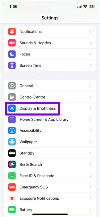 Display-Settings-on-iPhone-1-474x1024-1 أفضل 7 إصلاحات لمشكلة ظهور الشاشة البيضاء في Snapchat على Android وiPhone
