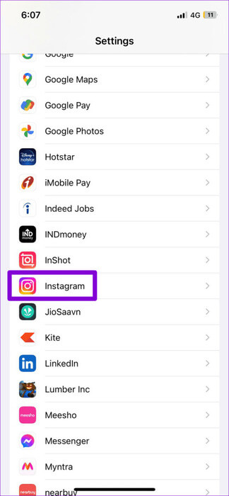 Instagram-on-iPhone-474x1024-1 أفضل 6 إصلاحات لعدم ظهور جهات اتصال الهاتف في Instagram