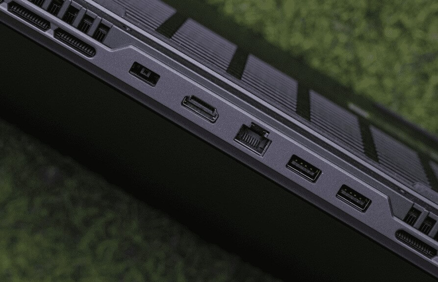 Rear-Side-IO-1024x576-1 كيفية اختيار الكمبيوتر المحمول المناسب للألعاب