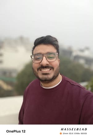 Selfies-3-OnePlus-12-Review-Camera-Samples-768x1133-1 مراجعة OnePlus 12: المعيار الجديد