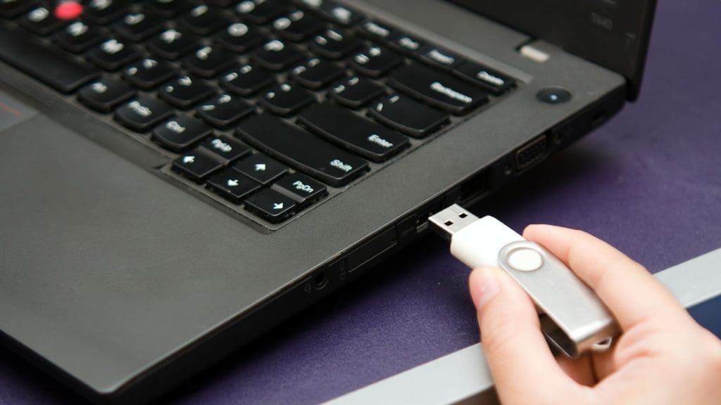 USB-Port-1024x576-1 أفضل 4 طرق لتعطيل منافذ USB على Windows