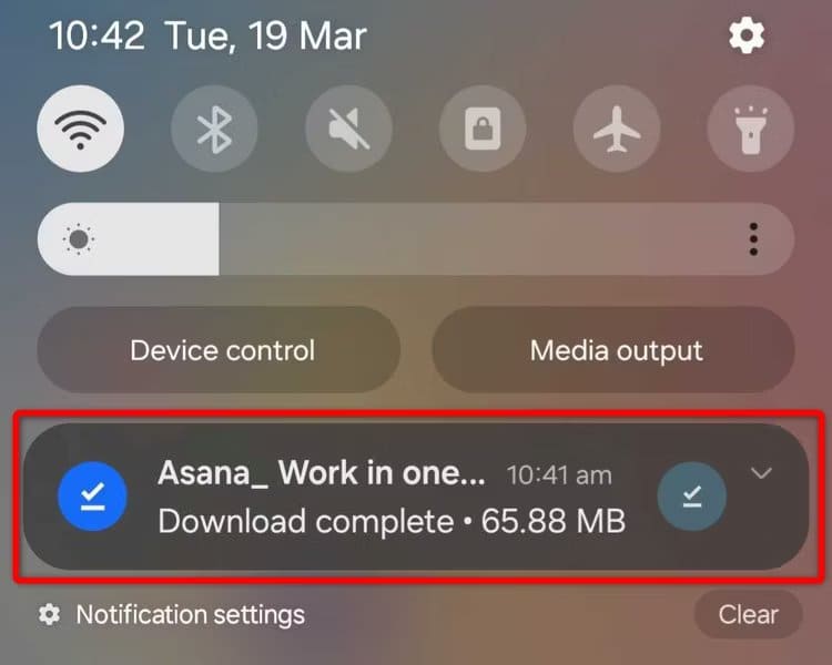1-opening-the-apk-of-an-asana-app-on-an-android-device ما هو APK، وهل يمكن تنزيله بأمان؟