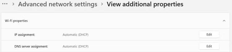 3-checking-the-ip-assignment-and-dns-server-assignment-settings-in-the-windows-settings-app متصل بشبكة Wi-Fi ولكن لا يمكنك الوصول إلى الإنترنت؟ 10 نصائح لإصلاحها على Windows 11