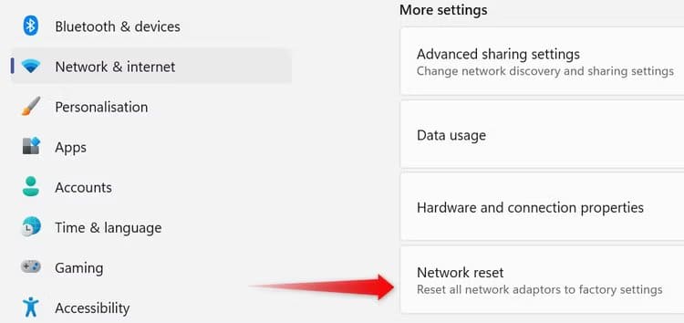 7-opening-the-network-reset-settings-in-the-windows-settings-app متصل بشبكة Wi-Fi ولكن لا يمكنك الوصول إلى الإنترنت؟ 10 نصائح لإصلاحها على Windows 11