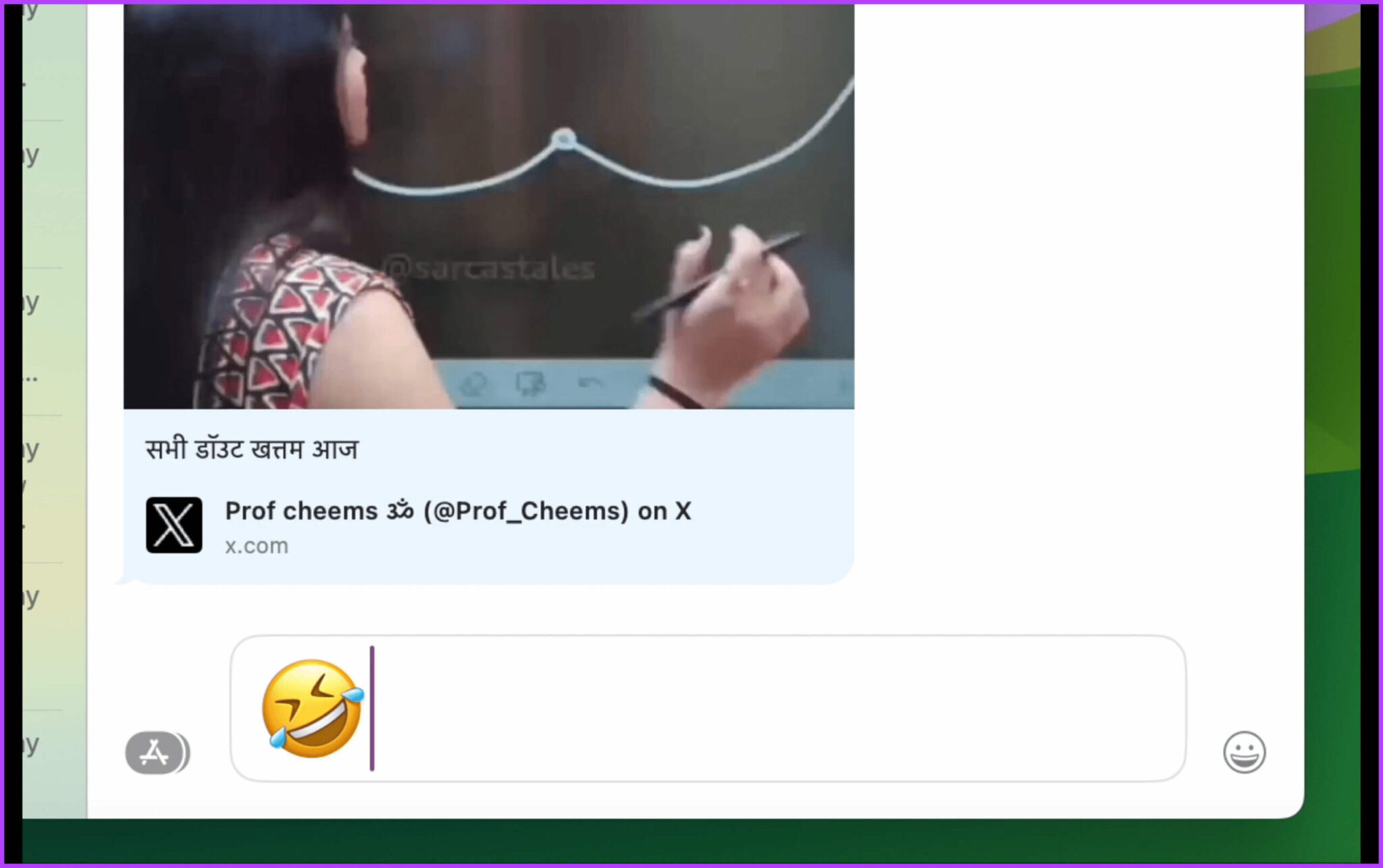 Emoji-in-a-chat-1-scaled 8 أفضل التطبيقات المساعدة لجهاز Mac لتسريع سير عملك