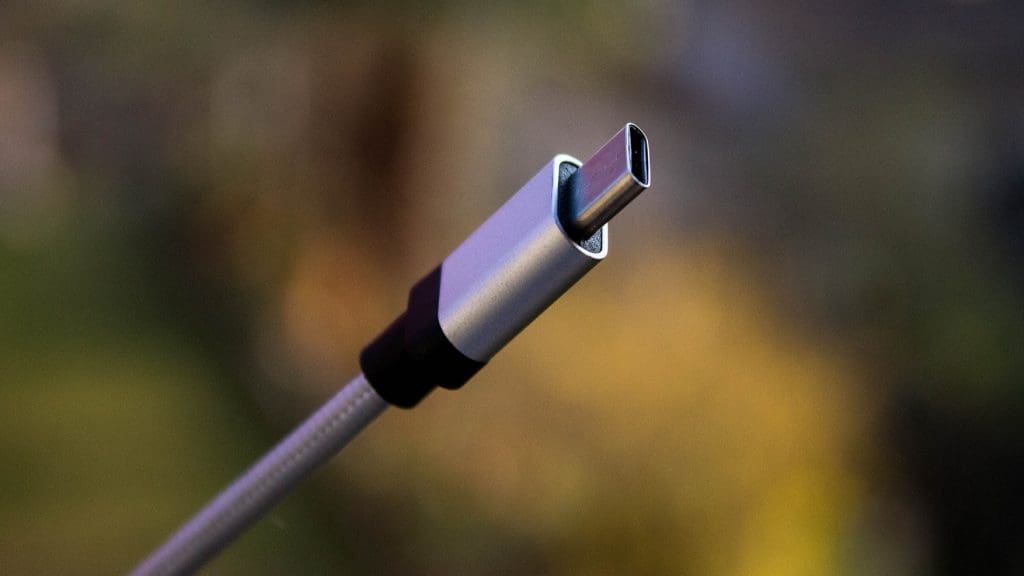 USB-C-Cable-1024x576-1 أفضل 7 طرق لإصلاح الخطأ 4013 وتعذر استعادة جهاز iPad