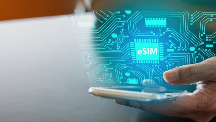 e1a735c5 ما هي بطاقة eSIM وهل يدعمها مشغل شبكة الجوال؟