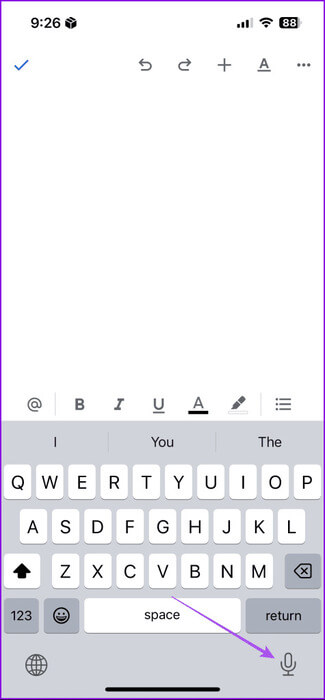 microphone-iphone-keyboard-google-docs-475x1024-1 كيفية استخدام الكتابة الصوتية على Google Docs على الهاتف المحمول وسطح المكتب