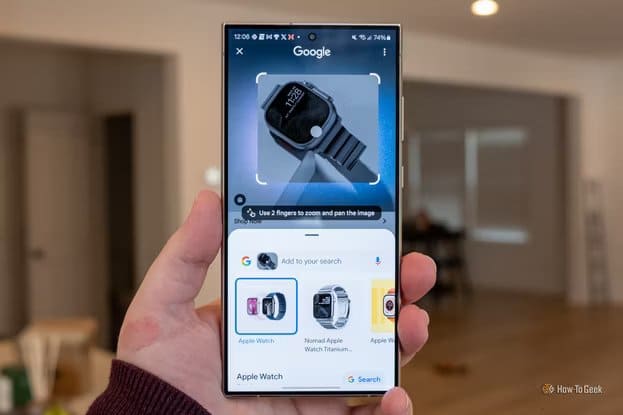 person-using-circle-to-search-ai-feature-on-the-samsung-galaxy-s24-ultra-1-1 ما هو Galaxy AI وكيف تستخدمه؟