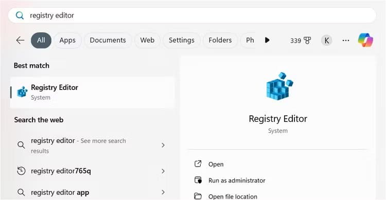 typing-registry-editor-in-the-start-menu كيفية تجاوز رسالة "فشل - تم اكتشاف فيروس" في Chrome عند تنزيل الملفات