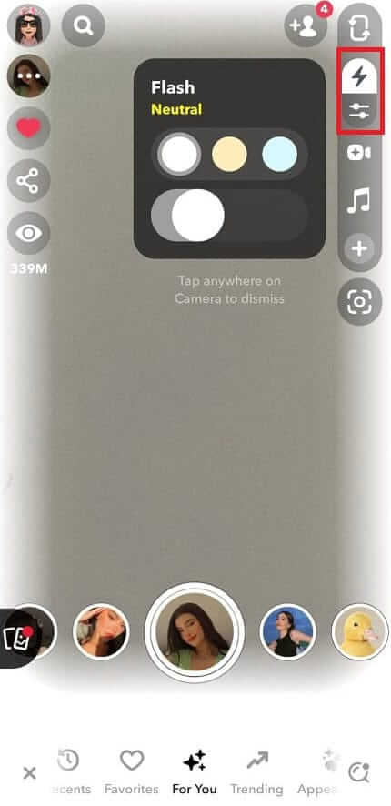 From-the-options-provides-at-the-left-of-the-screen-tap-on-Flash.-The-light-color-options-will-appear.-Then-again-tap-on-the-Flash-icon كيفية التخلص من Ring Flash على Snapchat Android