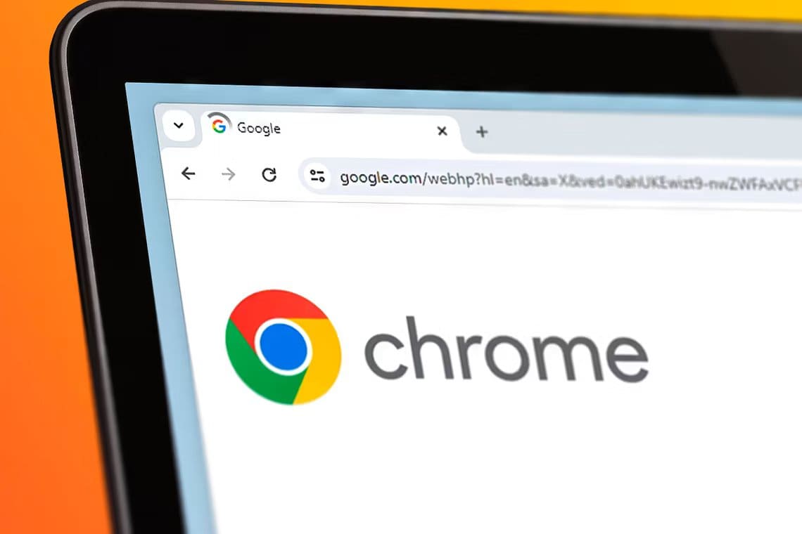 a-close-up-of-a-laptop-screen-with-google-chrome-open-reloading-and-the-word-chrome-in-the-center كيفية إصلاح علامات التبويب التي يتم تحديثها تلقائيًا في Chrome