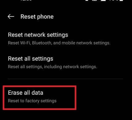 tap-on-erase-all-data-e1713292615586 كيفية إعادة تثبيت متجر Google Play على Android