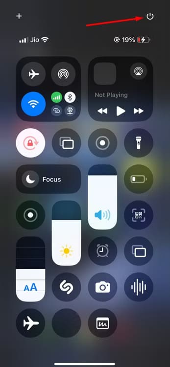 power-icon-in-the-control-center اكتشف الميزات المخفية في iOS 18 التي ستغير تجربتك