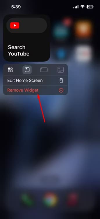 remove-widget-option-in-iphone-context-menu اكتشف الميزات المخفية في iOS 18 التي ستغير تجربتك