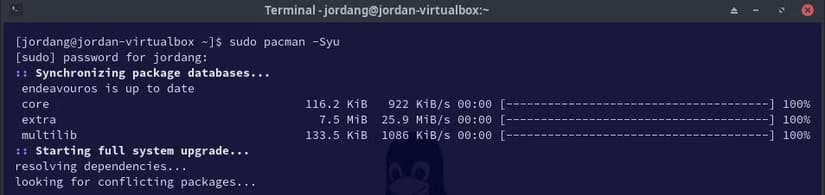 a-linux-terminal-showing-the-pacman-package-manager-checking-for-available-upgrades خطوات تحديث Arch Linux بسهولة