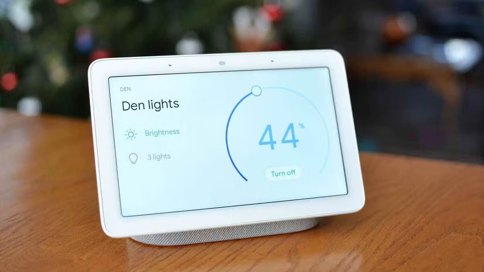 a-smart-home-can-be-simple-using-the-nest-hub-to-control-lights أسهل الطرق للحفاظ على نظافة وترتيب الأجهزة الذكية في المنزل