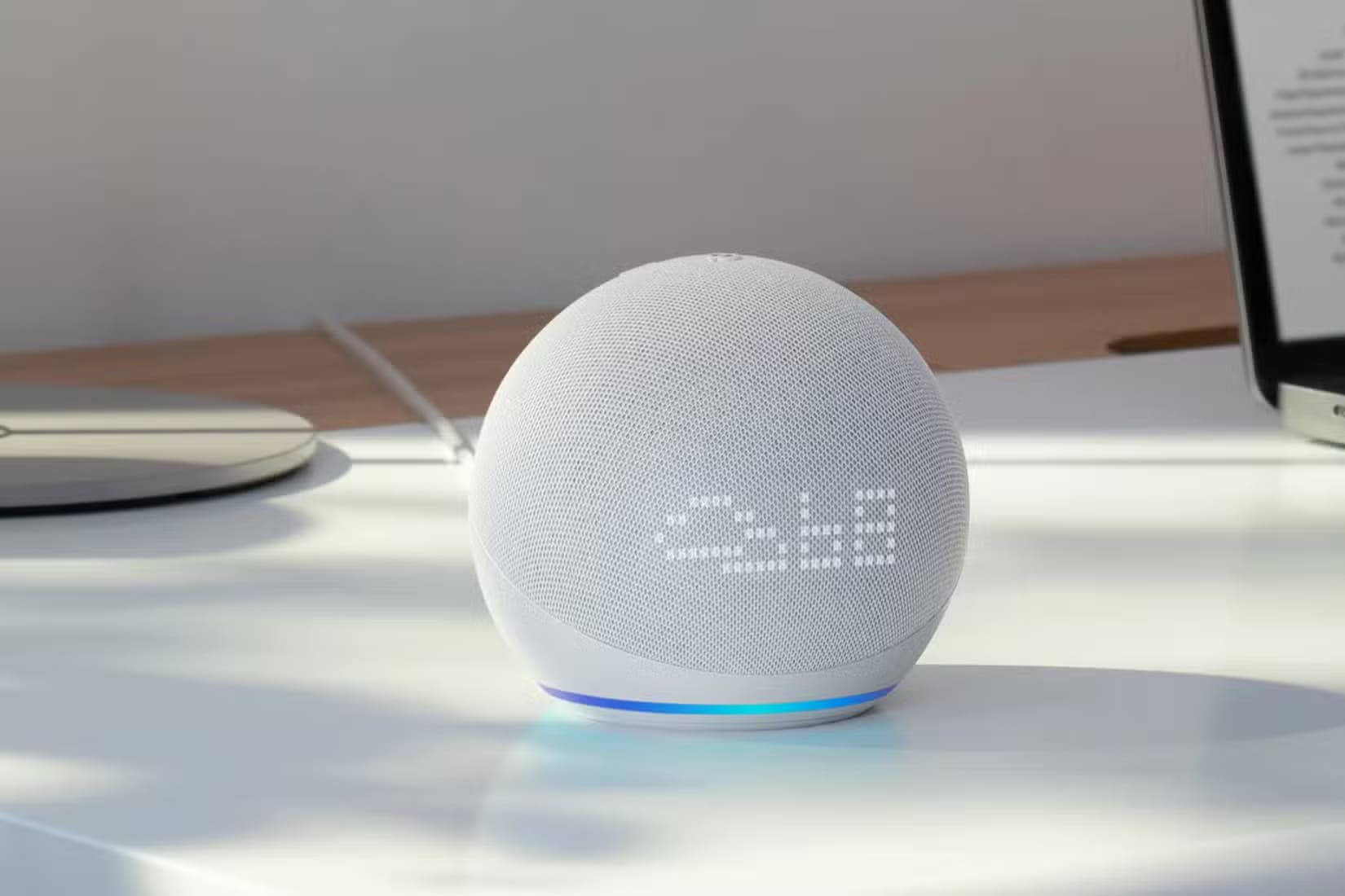 amazon-echo-dot-weather كيف تجعل مكبرات الصوت الذكية المطبخ أكثر كفاءة وسهولة؟