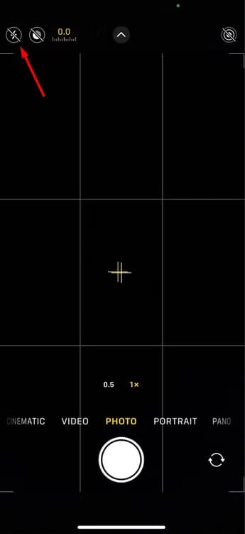 flash-icon-in-the-camera-app كيفية تشغيل فلاش الكاميرا على iPhone