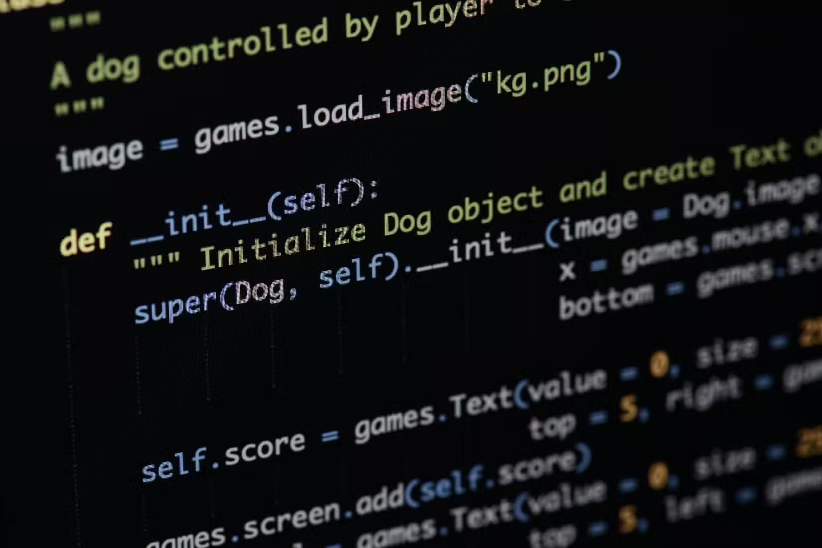 shutterstock_701798635 أكثر خمسة أسئلة شائعة حول Python وإجاباتها المفيدة
