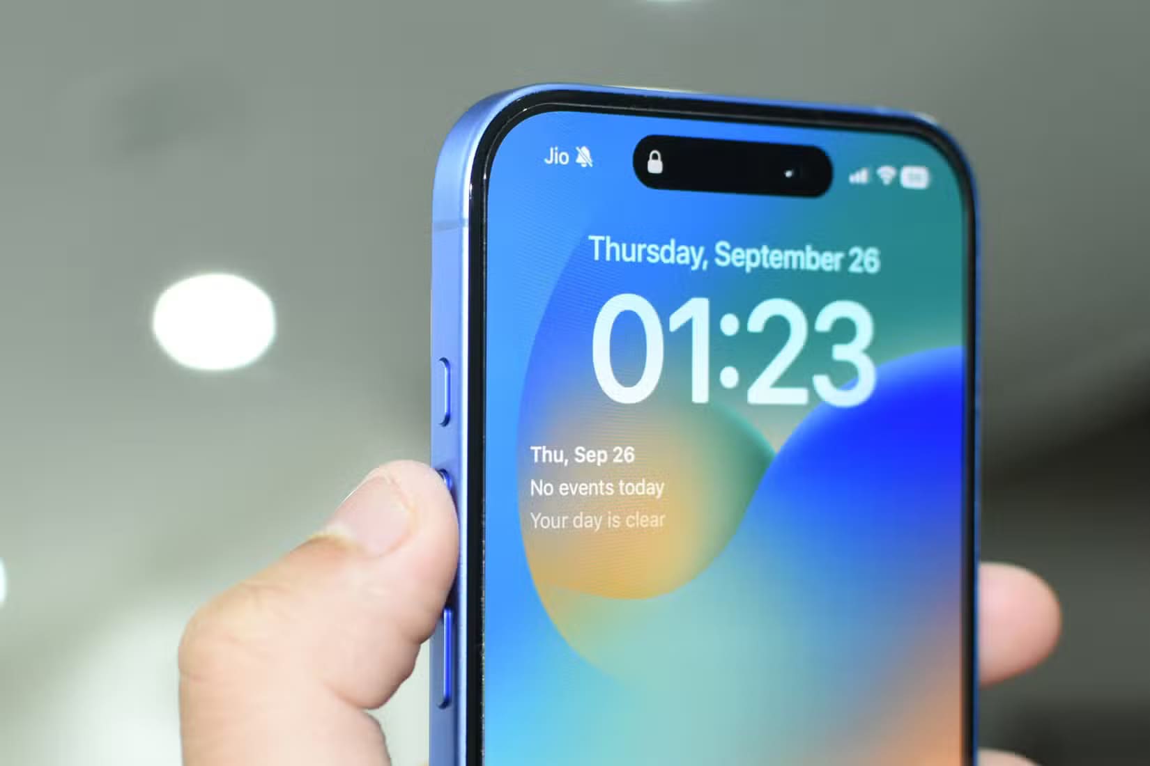 what-is-the-action-button-on-iphone-16-and-how-to-use-it-2-1 طرق لتشغيل وإيقاف الوضع الصامت على iPhone بدون استخدام المفتاح